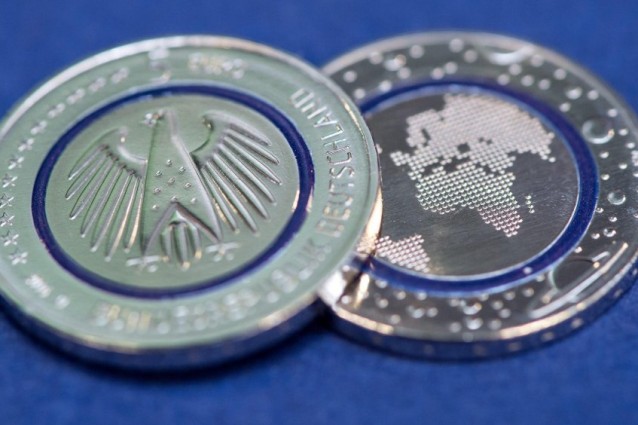 ARRIVA LA NUOVA MONETA DA 5 EURO. SI CHIAMA BLUE PLANET EARTH - 14/04/2016
