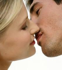 Er significato del modo in cui baci: BACIO AD OCCHI APERTI - 23/04/2012