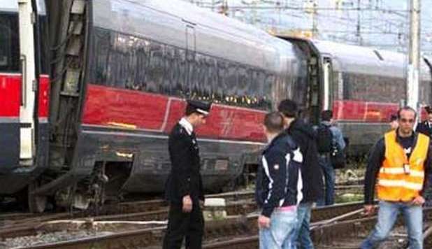 EUROSTAR CONTRO CAMION: 'MORTO IL MACCHINISTA, PASSEGGERI FERITI' - 24/09/2012
