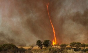 Filmato Spettacolare tornado di fuoco - 20/09/2012