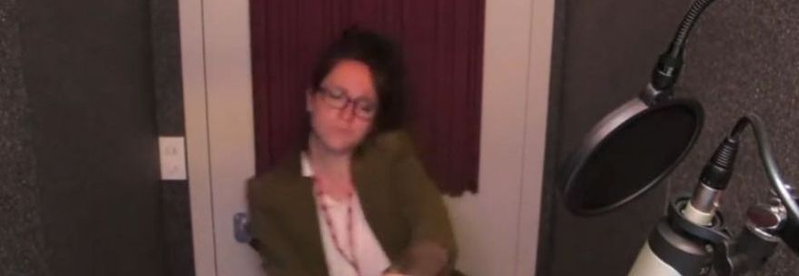MARINA, SI LICENZIA E BALLA IN UFFICIO DI NOTTE: ''IL MIO CAPO VUOLE SOLO I CLIC'' - VIDEO - 01/10/2013