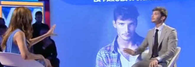 STEFANO DE MARTINO CONTRO BARBARA D'URSO: ''TUTTO PER LO SHARE. POCO ELEGANTE E SENZA GUSTO'' - VIDEO - 07/10/2013