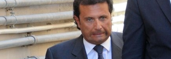 CONCORDIA, UFFICIALI GIOCAVANO ALLA PLAY. ''SCHETTINO DISSE: HO FATTO UN GUAIO'' - 07/10/2013