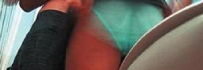 ''Ragazze doccia'', sesso nei bagni della scuola in cambio di soldi e regali - 07/11/2013