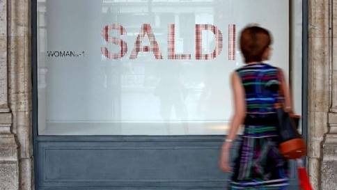 COMPRA UN ABITO A 199 EURO, LO RITROVA A 8 EURO IN UN INGROSSO CINESE - 06/08/2014