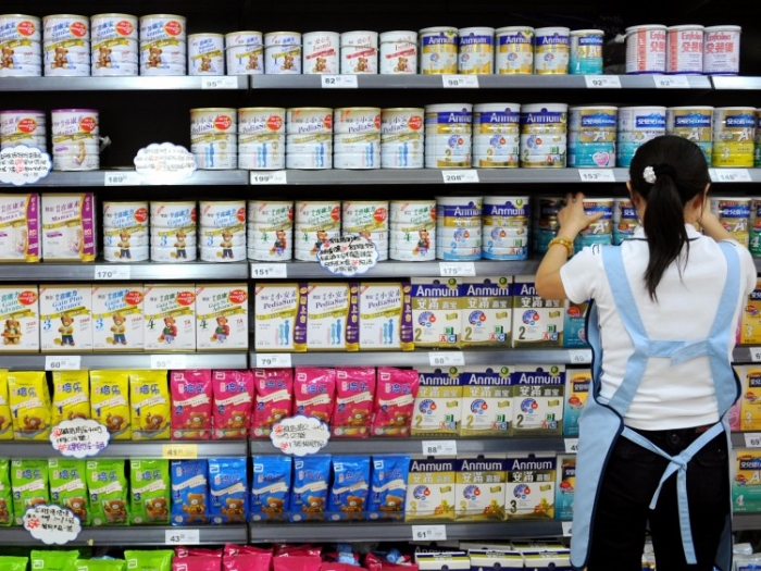 NEL SUPERMERCATO CINESE SPUNTA CARTELLO RAZZISTA CONTRO GLI ITALIANI: SCOPPIA LA POLEMICA - FOTO - 28/11/2014