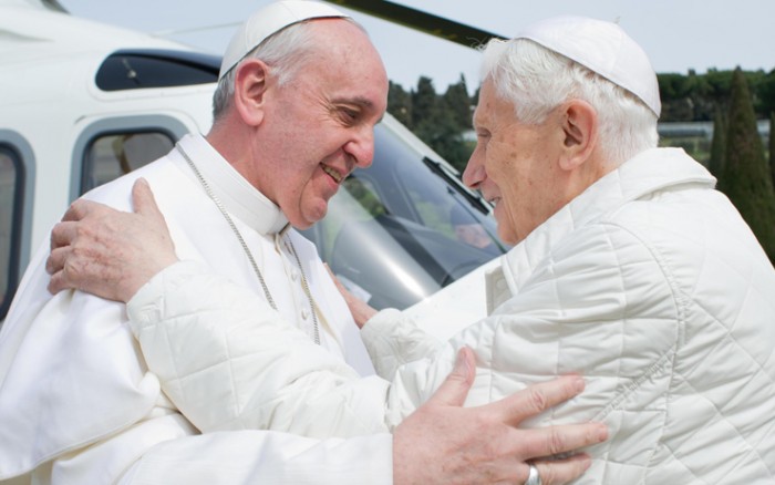 NOTIZIA SHOCK: RIVELATO IL SEGRETO DI FATIMA: ''UN VESCOVO VESTITO DI BIANCO VERRA' UCCISO DA...'' - 31/03/2015