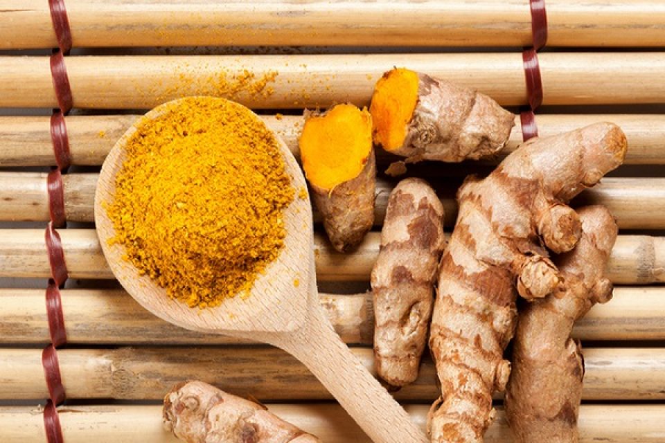 MANGIARE UN PIZZICO DI CURCUMA EQUIVALE AD 1 ORA DI ATTIVITA' FISICA. ECCO PERCHE' E COME ASSUMERLA - 23/03/2017