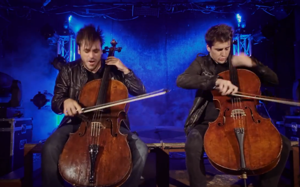 SEMBRA UN' ESIBIZIONE DI MUSICA CLASSICA MA LA REALTA' E' BEN DIVERSA - VIDEO - 06/01/2016