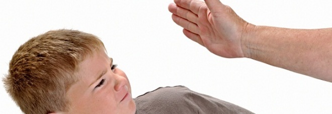 SCHIAFFO AL FIGLIO DI 6 ANNI: PAPÀ CONDANNATO A UN MESE - 21/10/2013