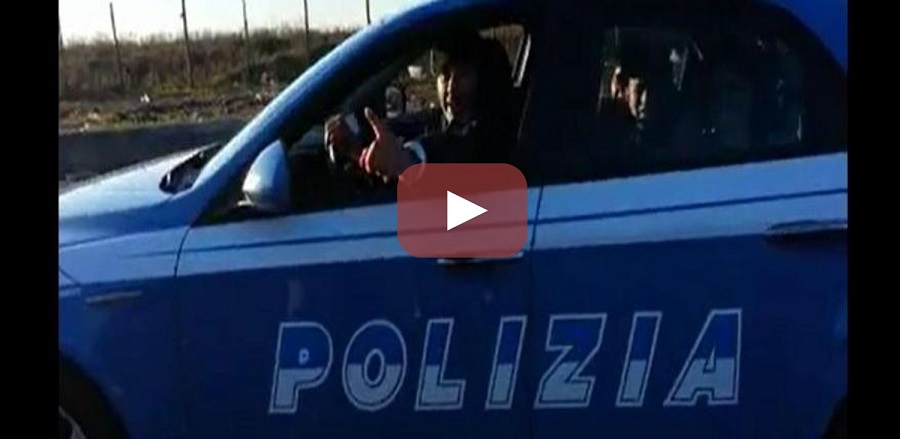 ROMA, ZINGARI RUBANO AUTO DELLA POLIZIA: SGOMMATE E RISATE ALLA GUIDA DELLA VOLANTE - VIDEO SHOCK - 18/02/2015