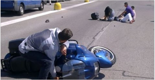 MOTO INVESTE UNA DONNA: ''CON UNA MANO GUIDAVA, CON L'ALTRA TENEVA IL CELLULARE E CERCAVA POKEMON'' - 24/07/2016