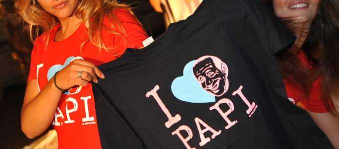 Studente in classe con la maglia di Berlusconi, la prof lo fa spogliare - 22/05/2013