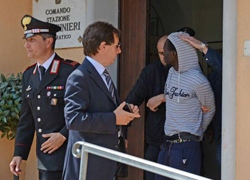 Ilaria pestata e soffocata dal suo sangue - L'assassino aveva 3 mandati di espulsione - 06/05/2013