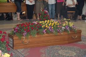 DATO PER MORTO, SI RISVEGLIA DURANTE IL SUO FUNERALE. ''NON RICORDO NULLA'' - 15/05/2013