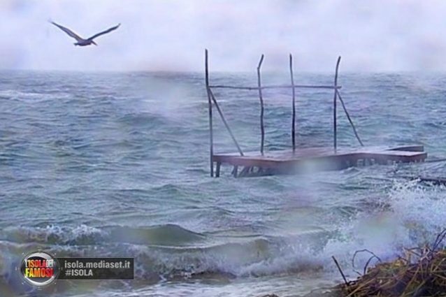 SLITTA LA PRIMA PUNTATA DELL'ISOLA? ECCO COSA HA FATTO SAPERE L'UFFICIO STAMPA - 30/01/2017