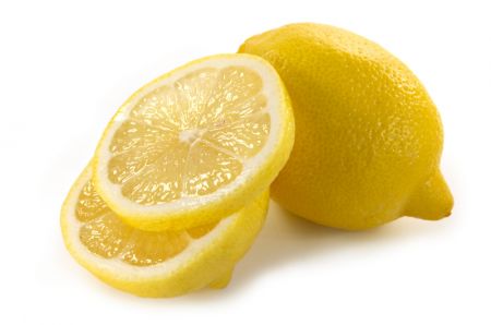 IL LIMONE COME RIMEDIO NATURALE PER SBIANCARE I DENTI - 11/07/2013