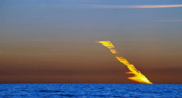 IL METEORITE SI SCHIANTA NELL'OCEANO: LA FOTO FA IL GIRO DEL WEB -GUARDA - 02/07/2012