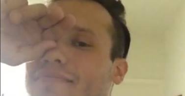 Prova a conquistare una ragazza, ma lei lo deride e finisce sul web - Video - 09/10/2013