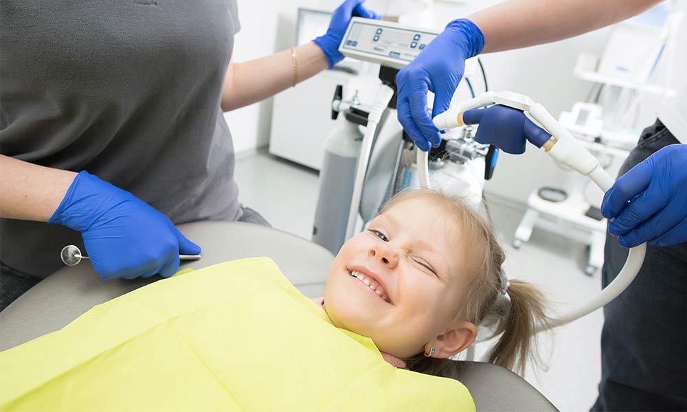 Sedazione cosciente per denti bambini, i vantaggi - 23/02/2023